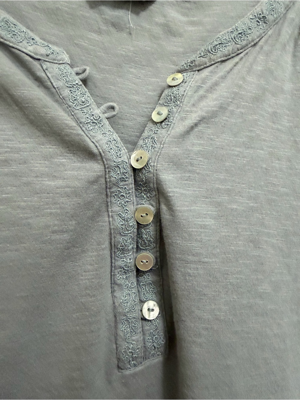 Lucky Brand Light Gray Button-Front Long-Sleeve Henley - Picture 3 of 7